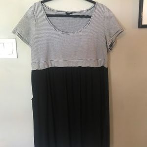TORRID black and white dress WITH POCKETS